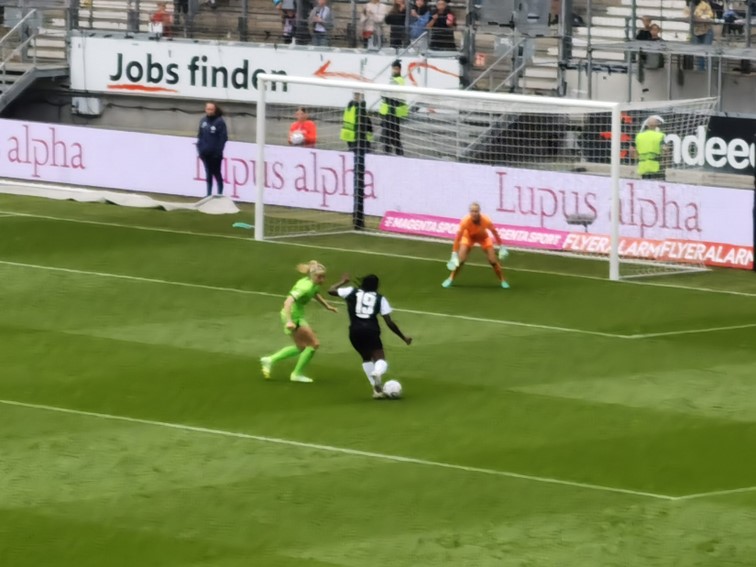 001 Eintracht Frankfurt  Frauen
