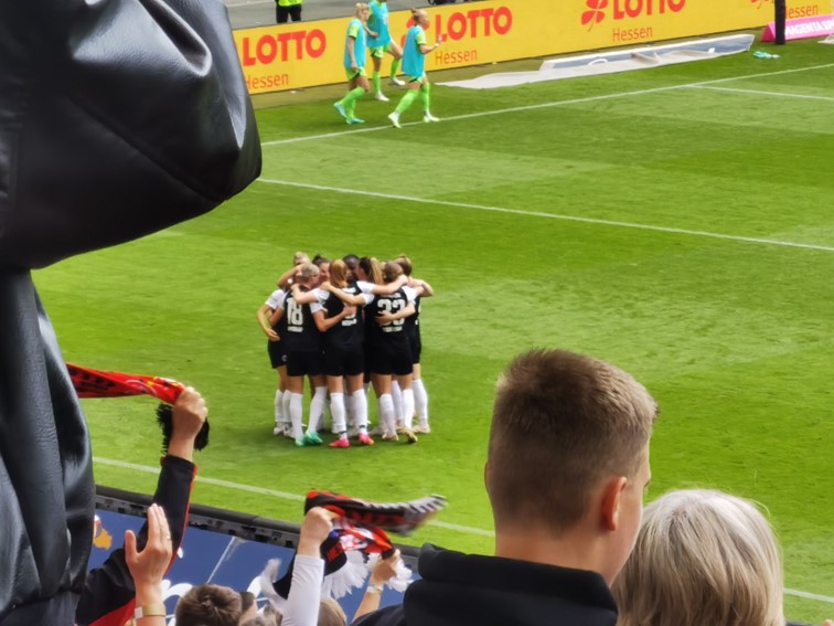 001 Eintracht Frankfurt  Frauen