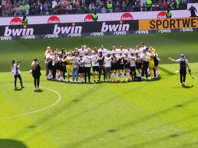 001 Eintracht Frankfurt Frauen