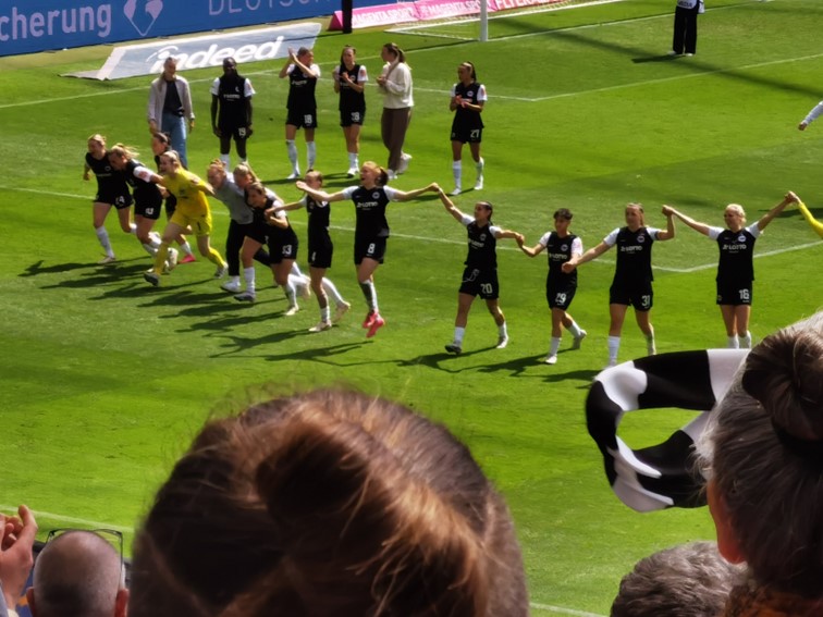 001 Eintracht Frankfurt Frauen