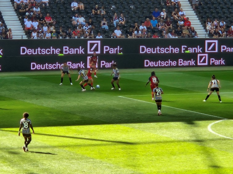 001 Eintracht Frankfurt WCL Sieger