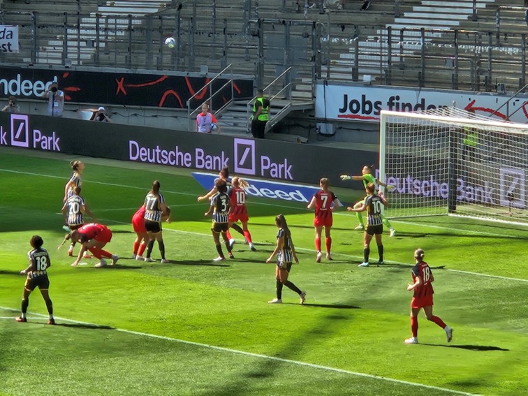 001 Eintracht Frankfurt WCL Sieger