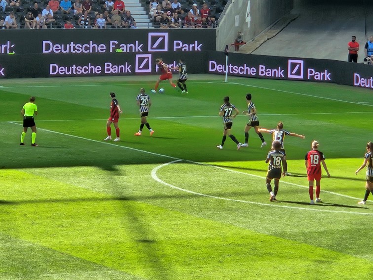 001 Eintracht Frankfurt WCL Sieger