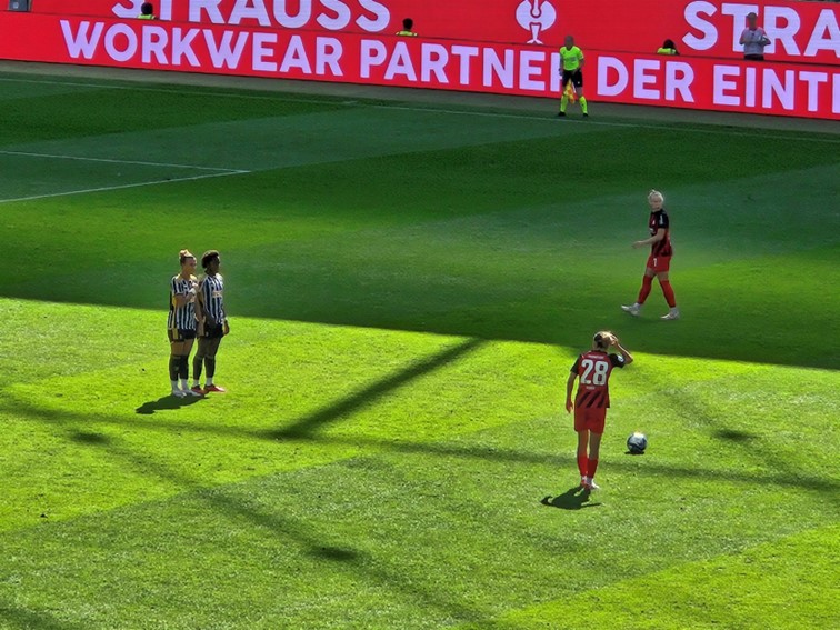 001 Eintracht Frankfurt WCL Sieger