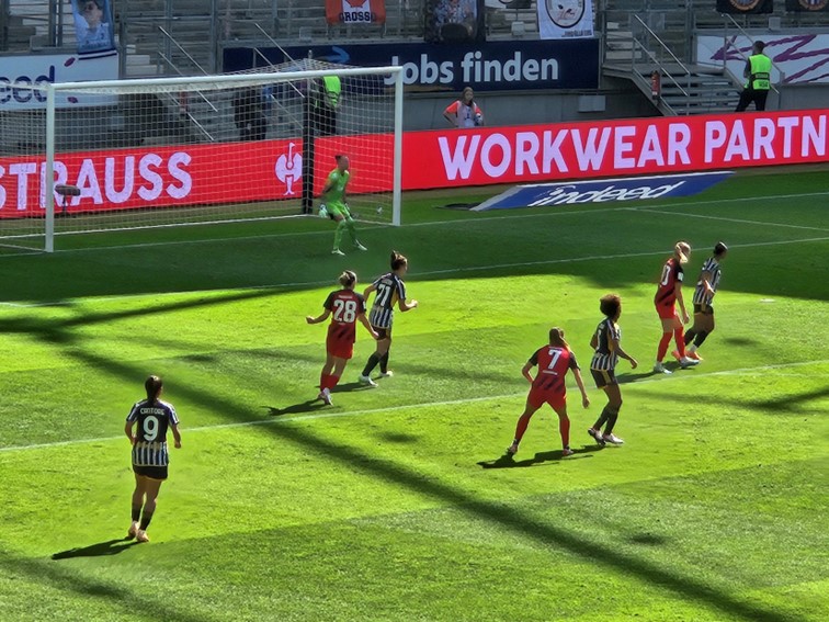 001 Eintracht Frankfurt WCL Sieger