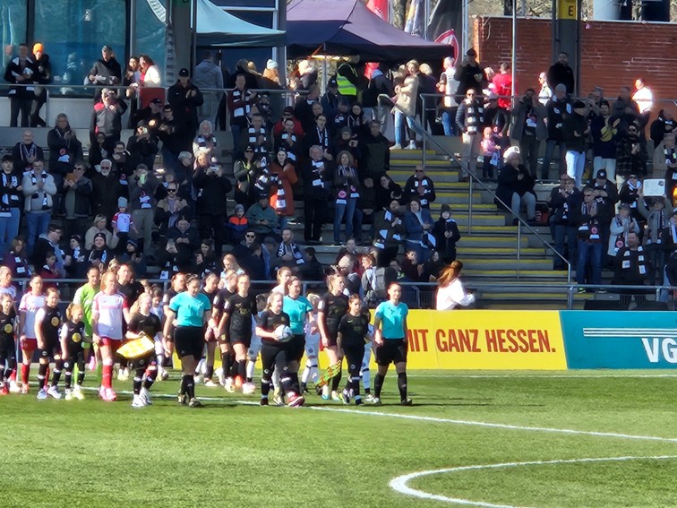 01 SGE Frauen FBL