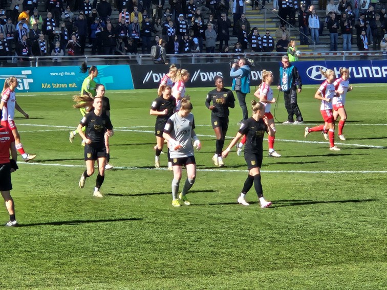 02 SGE Frauen FBL