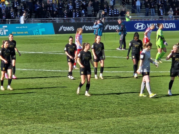 02 SGE Frauen FBL