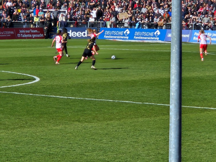 02 SGE Frauen FBL