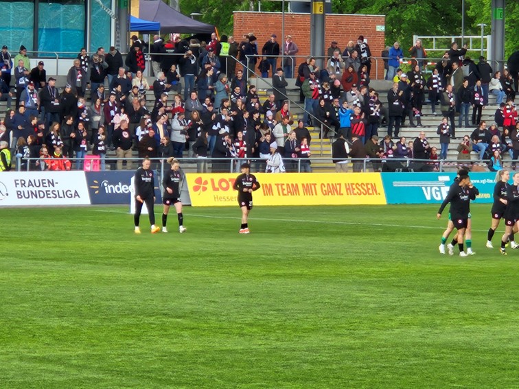 002 SGE Frauen FBL