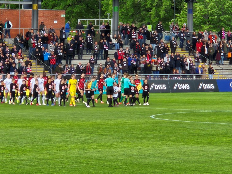 002 SGE Frauen FBL