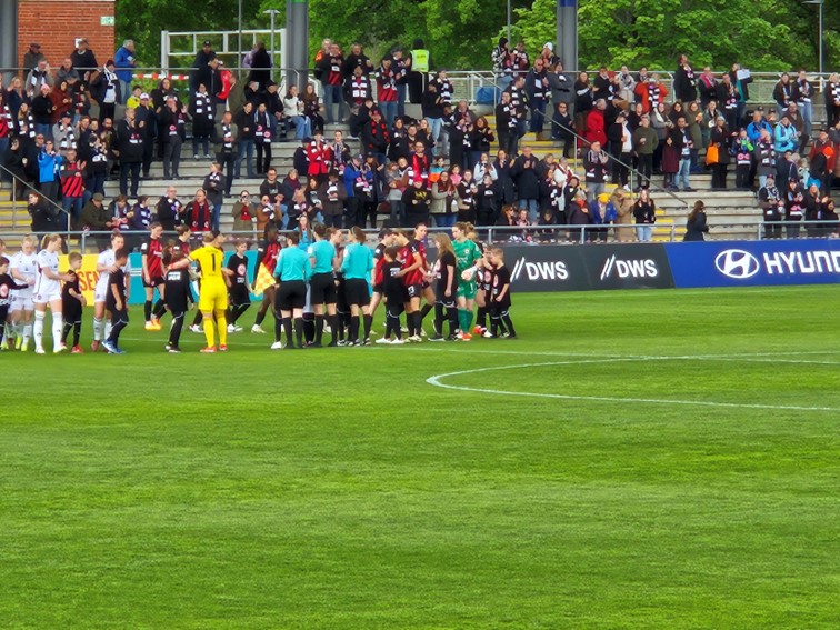 002 SGE Frauen FBL