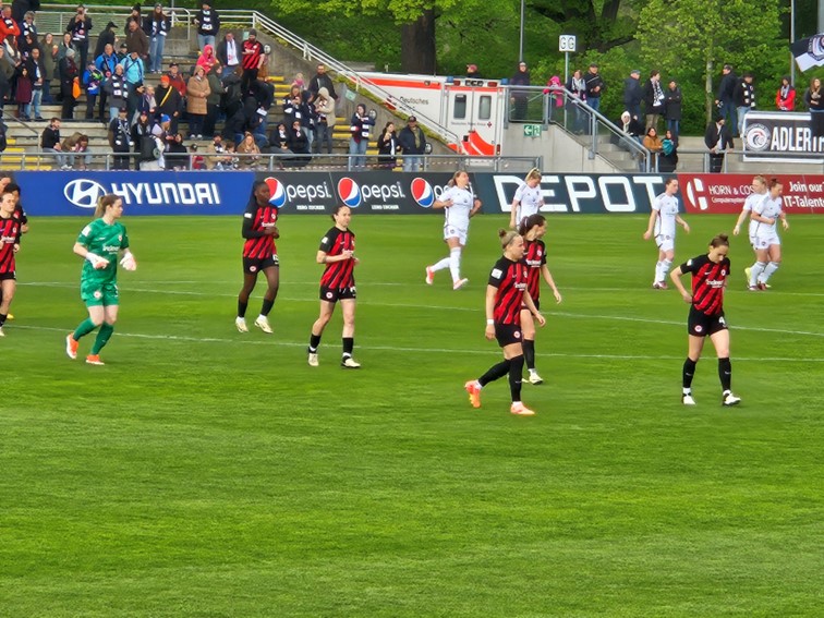 002 SGE Frauen FBL
