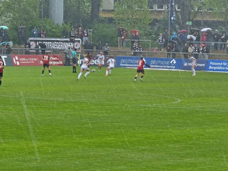 002 SGE Frauen FBL