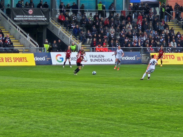 002 SGE Frauen FBL
