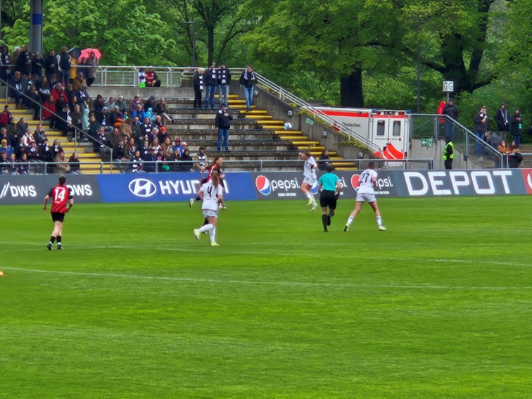 002 SGE Frauen FBL