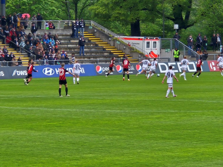 002 SGE Frauen FBL