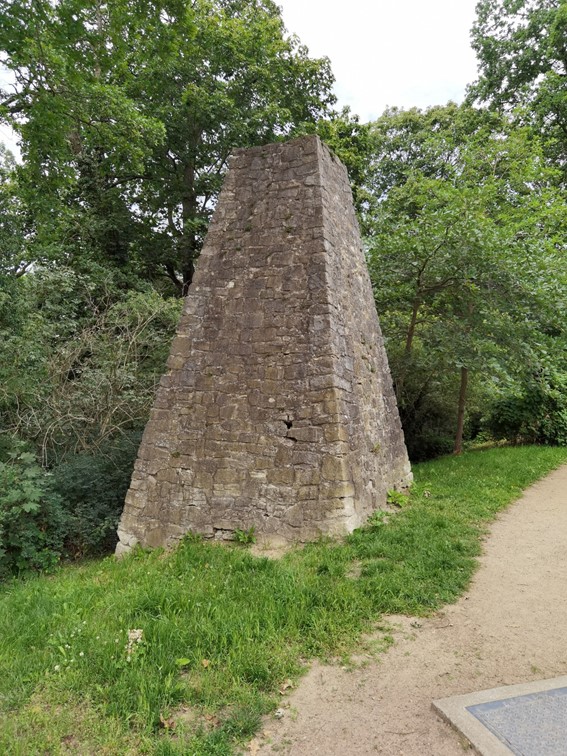 001 Ruinenberg
