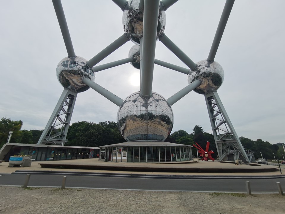 01 Atomium