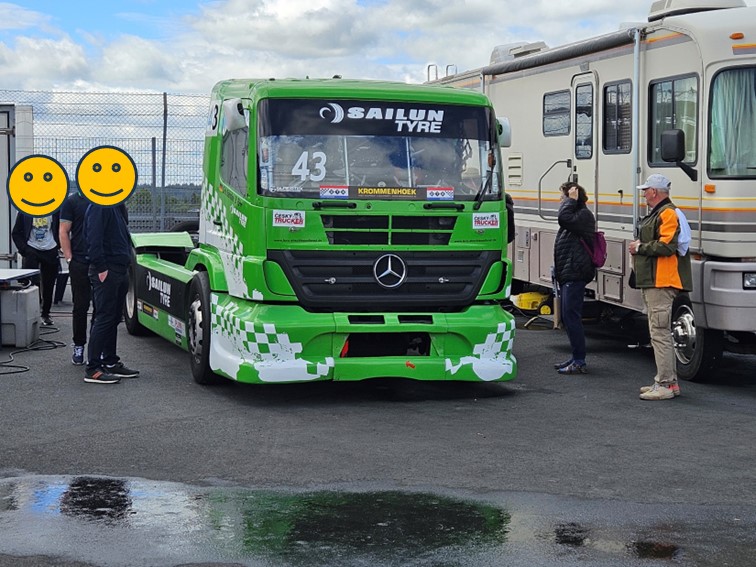 016 Messestande Fahrerlager 13 07 2024