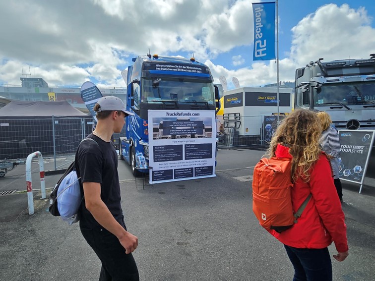 016 Messestande Fahrerlager 13 07 2024