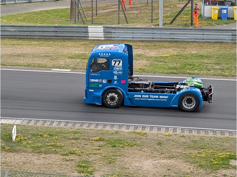 001 Truck Grand Prix Warm up
