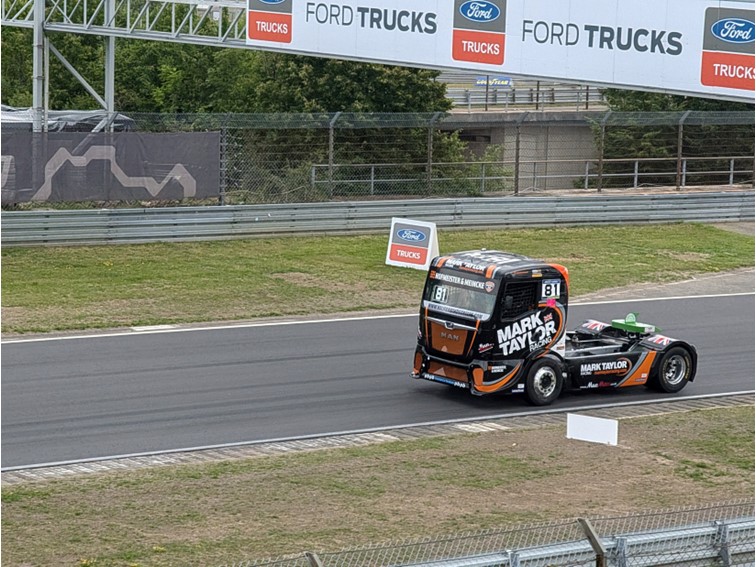 001 Truck Grand Prix Warm up